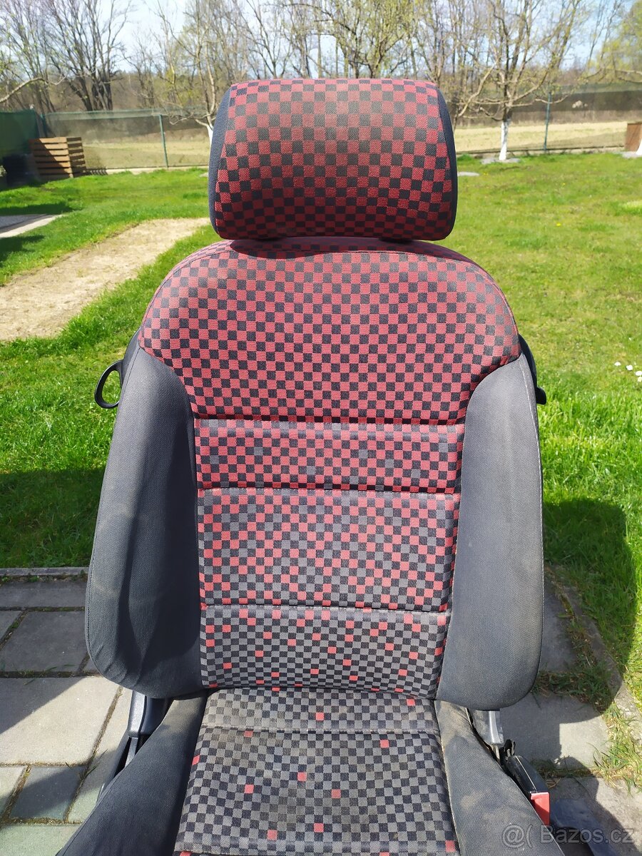 Audi A3 1.6i 3.dverove dily interiéru - 3