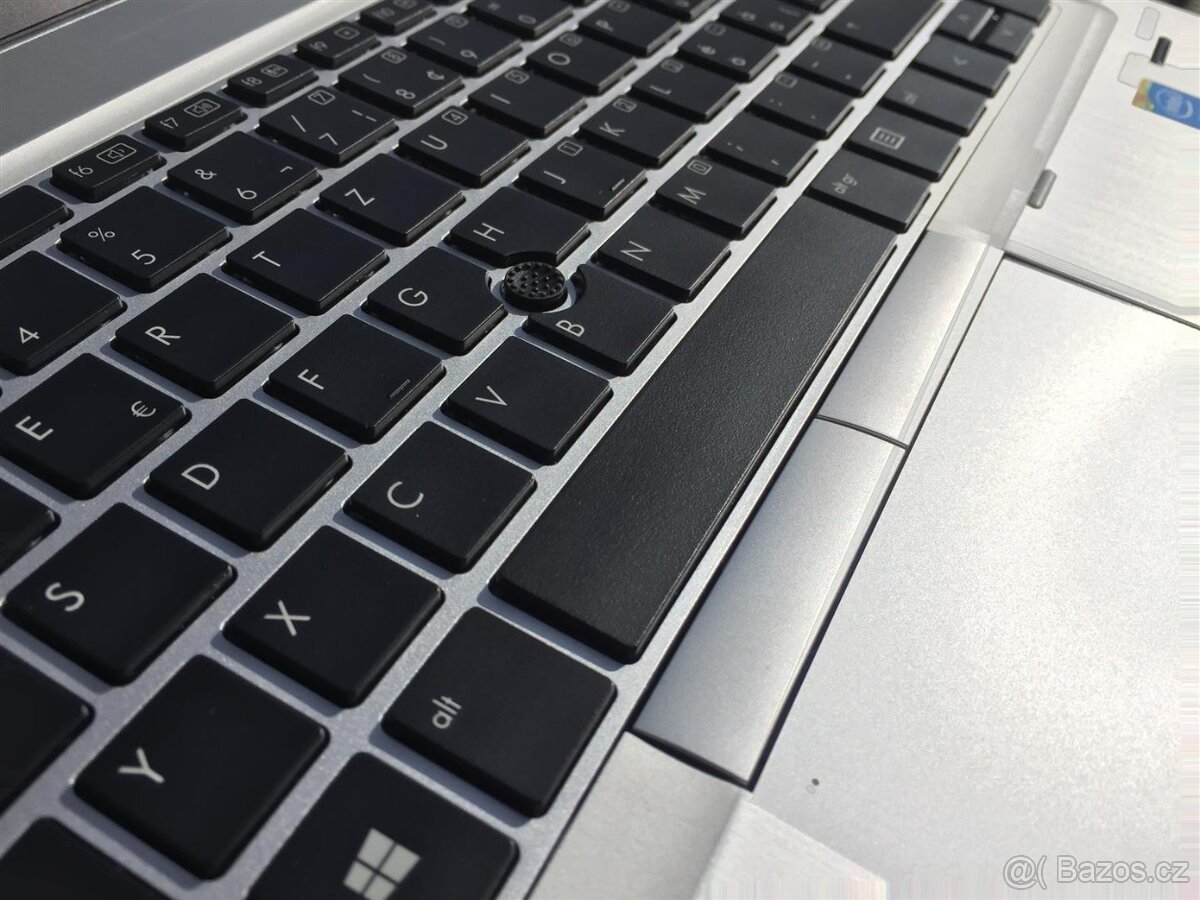 svižné tenké HP - super stylovka s i5 a podsvětlenou kláv. - 3