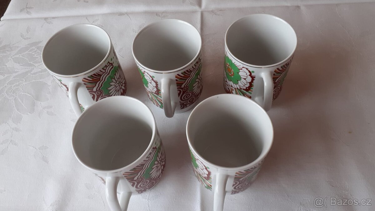 Staré snídaňové hrnky - 3