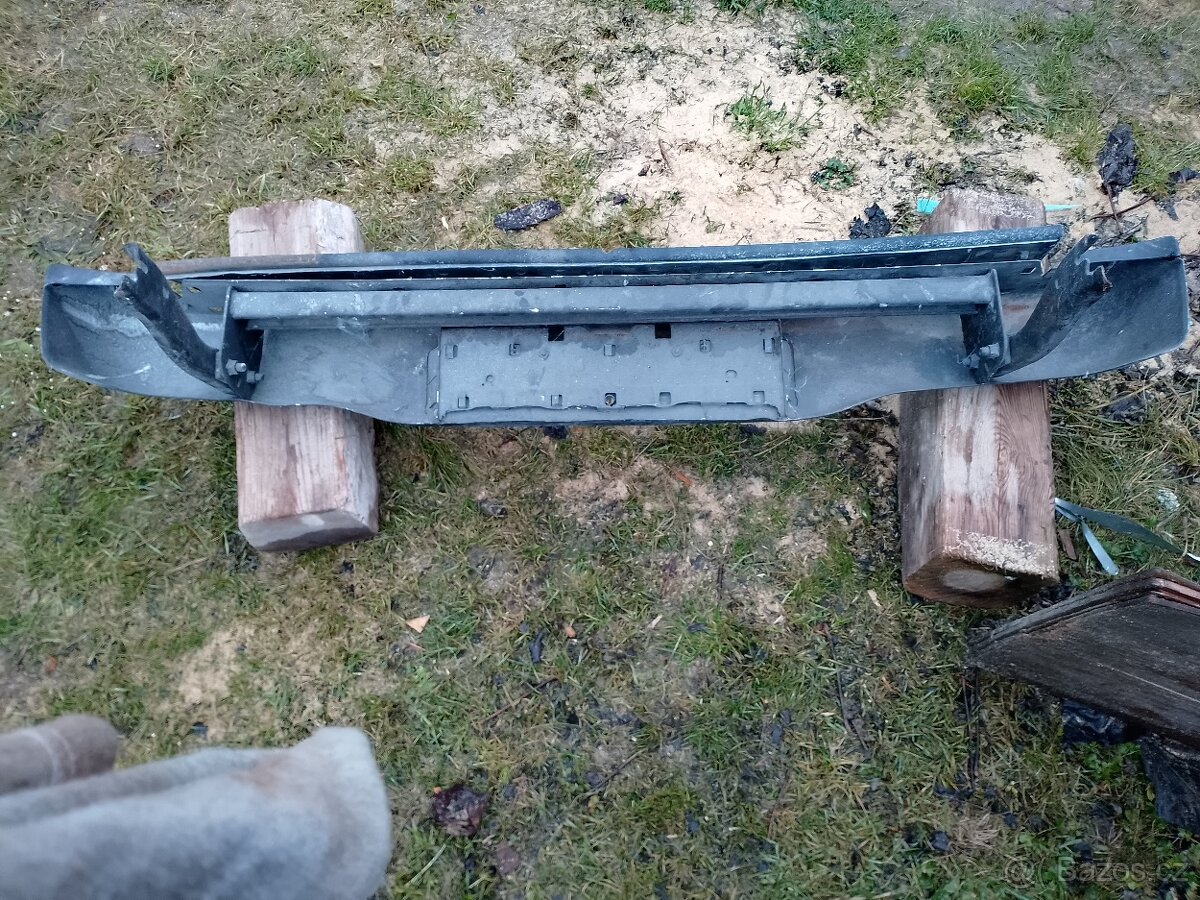 Nárazník Toyota hilux 06 - 3