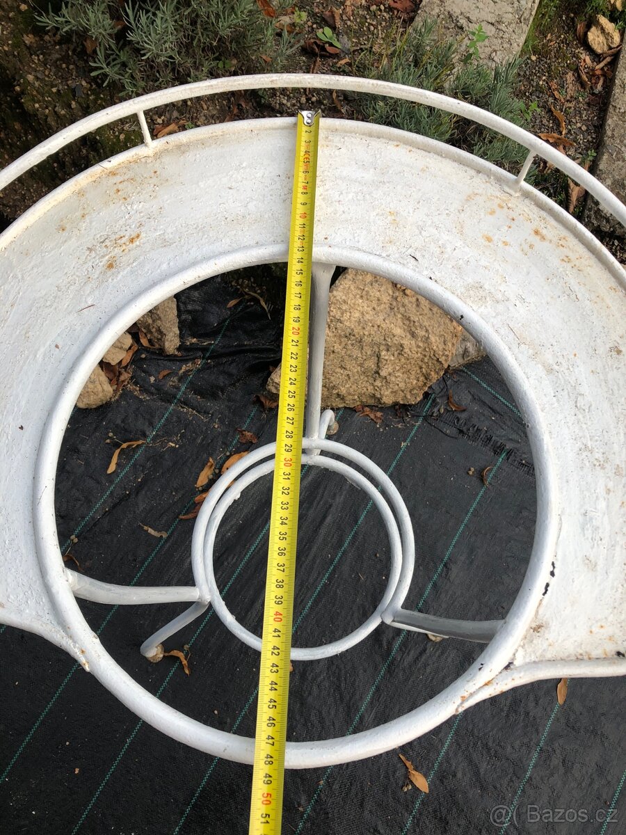 Kovový stojan na lavor - 3