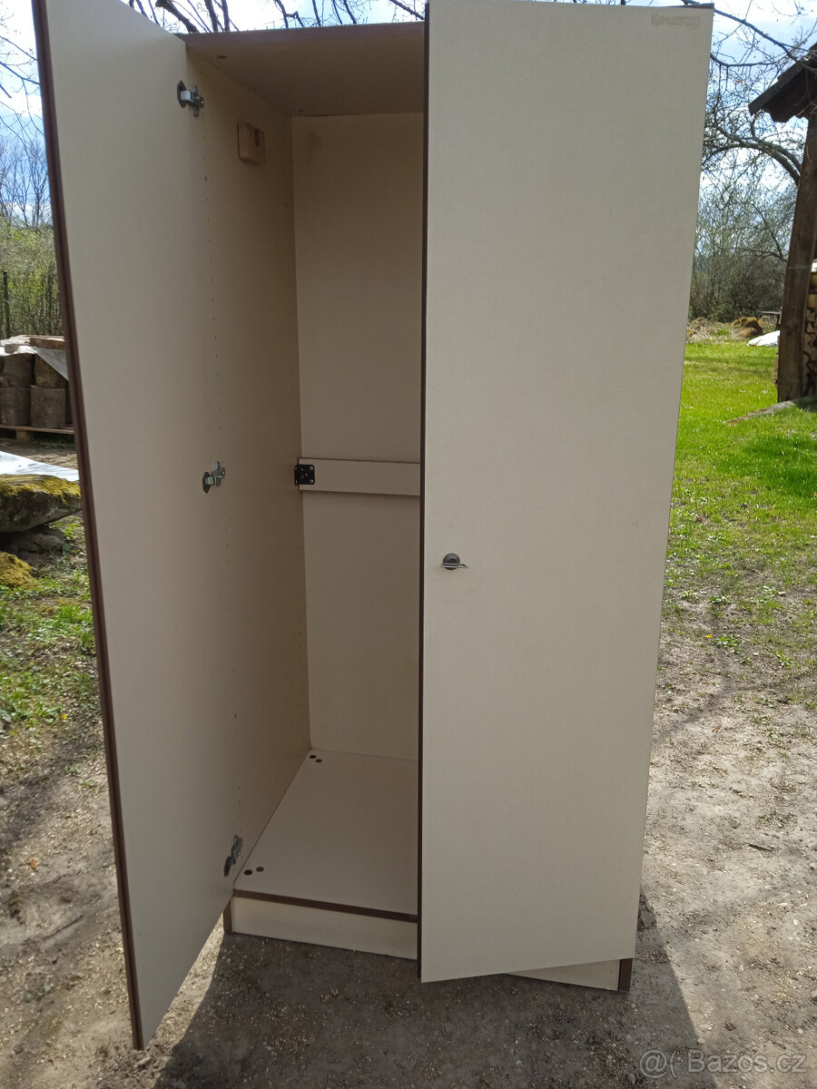 Prodej šatní skříně - 3