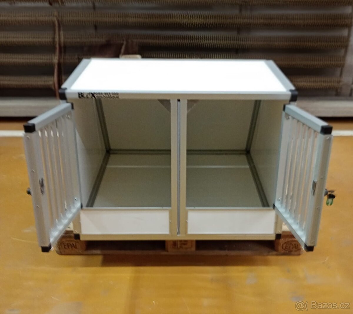 Box4Dogs přepravní klec do auta - 3