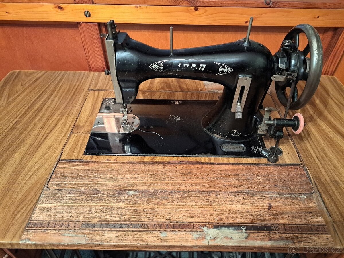 Šicí stroj LADA - 3