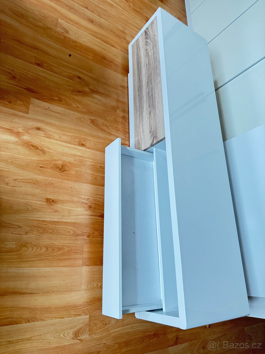 Prodat starší tv stolek - 3