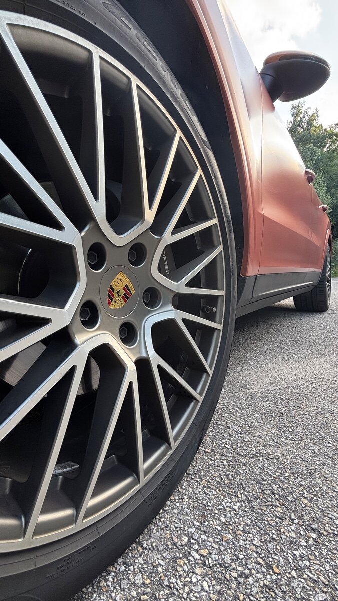 Porsche Cayenne Coupé Platinum Edition - 3