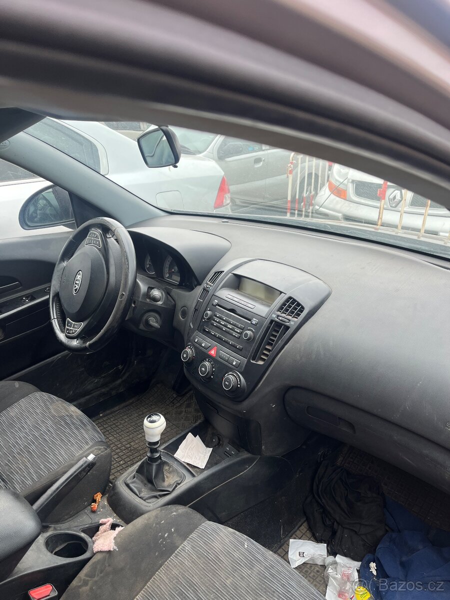 Kia Ceed 2009 1.6 CRDI 85KW - 3