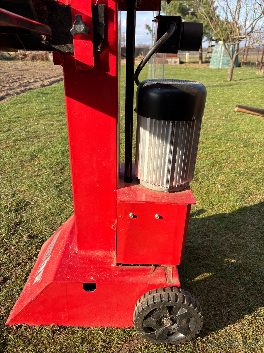 Štípačka na dřevo HECHT 6810 - 3