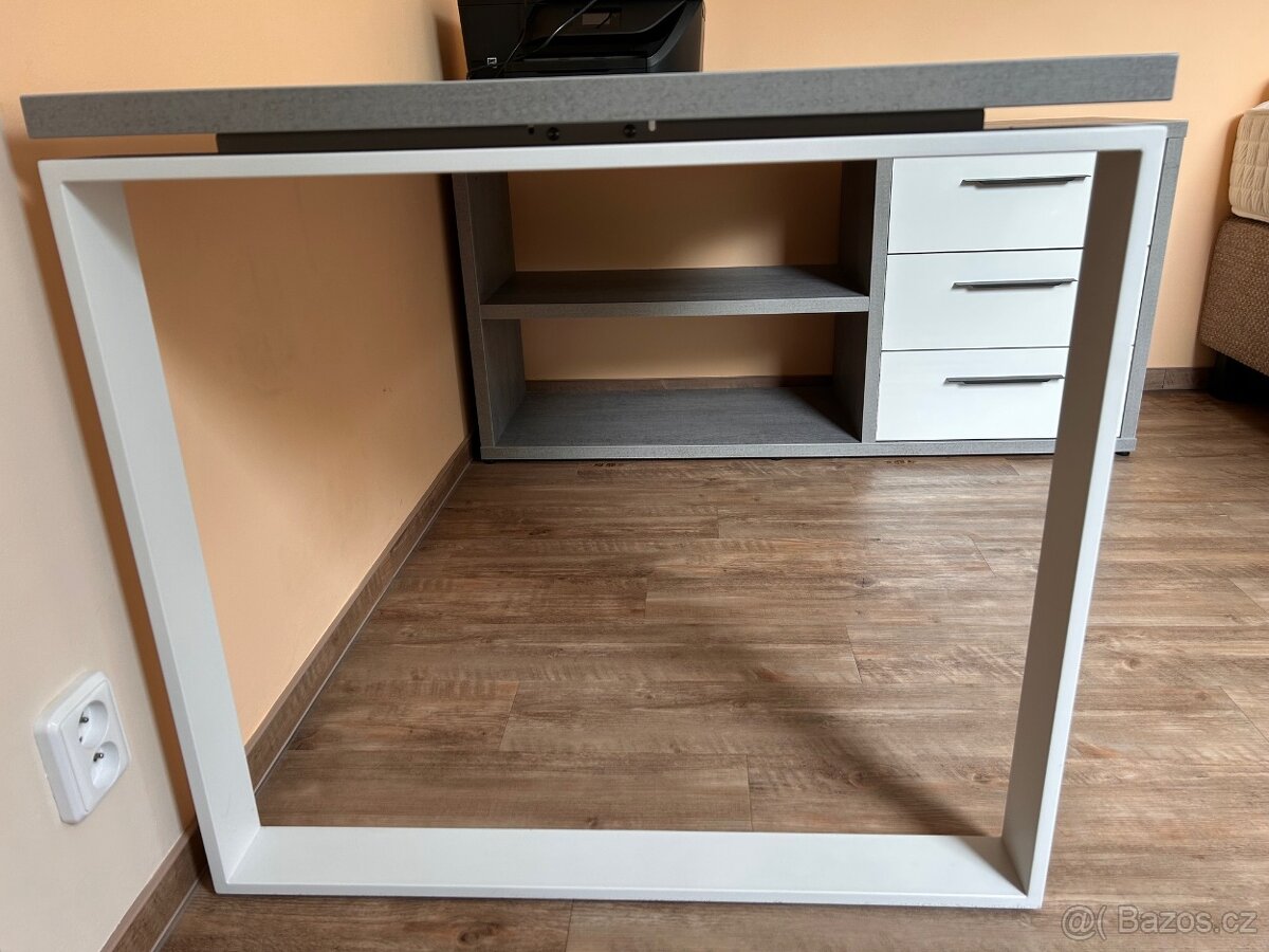 Pracovní stůl – super stav - 3