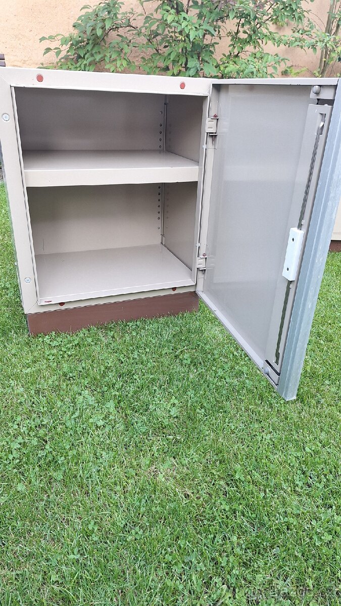 Dílenské skříňky do provozovny, velmi pěkné - 3