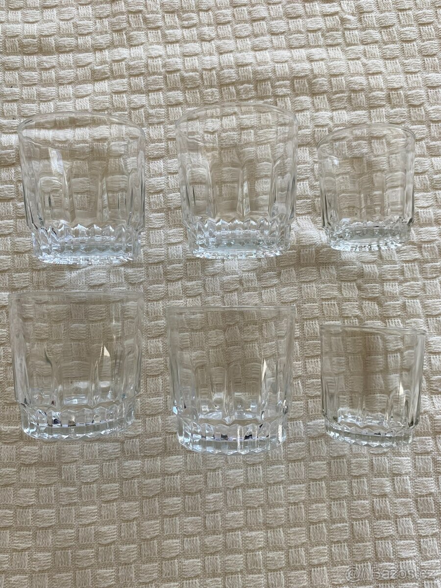 Skleničky z presovaného skla - 3