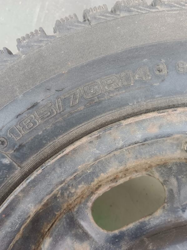 Prodam obuta kola zimni 185/70r14 - 3