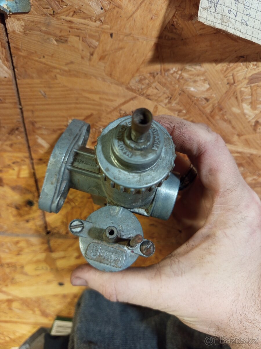 Karburátor a kryt karburátoru Jawa - 3