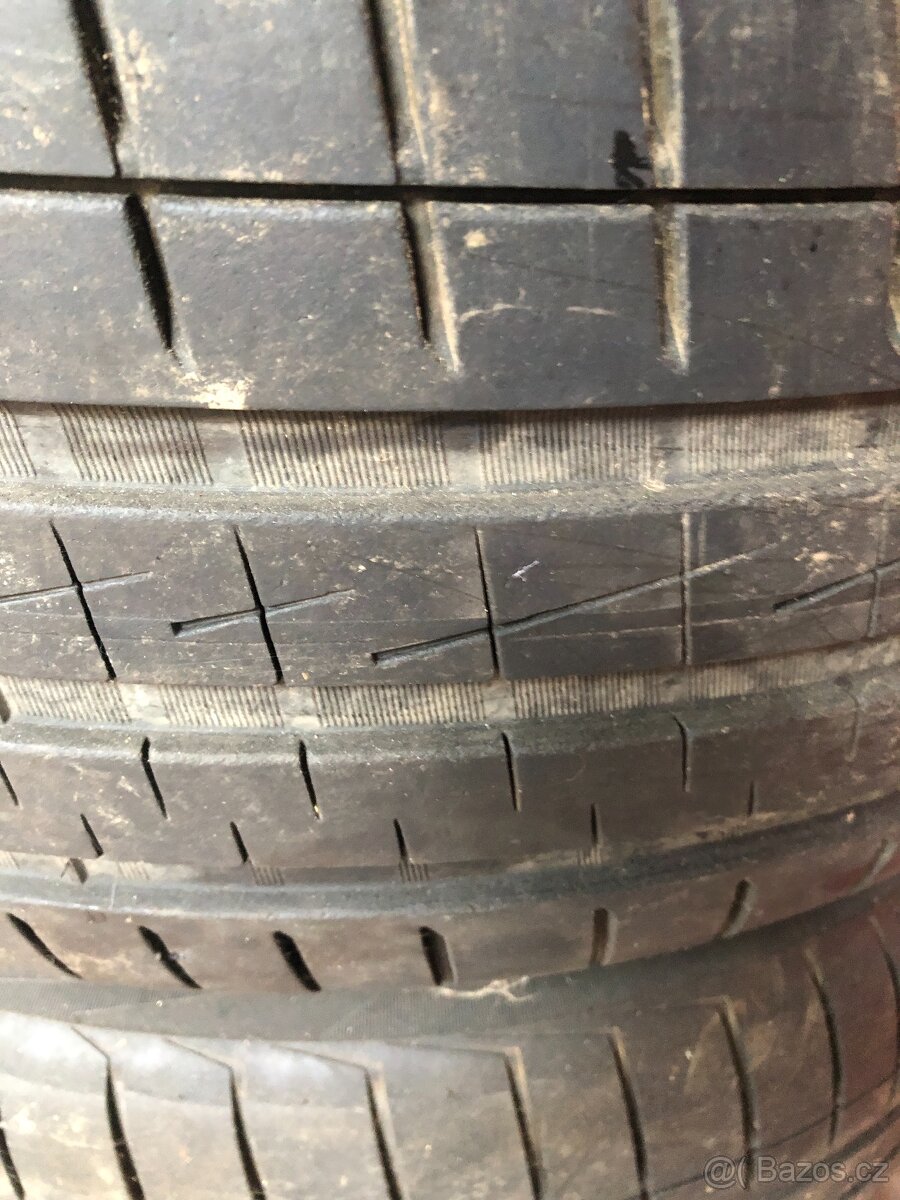 Jeep Grand Cherokee 255/45 ZR20 - 3