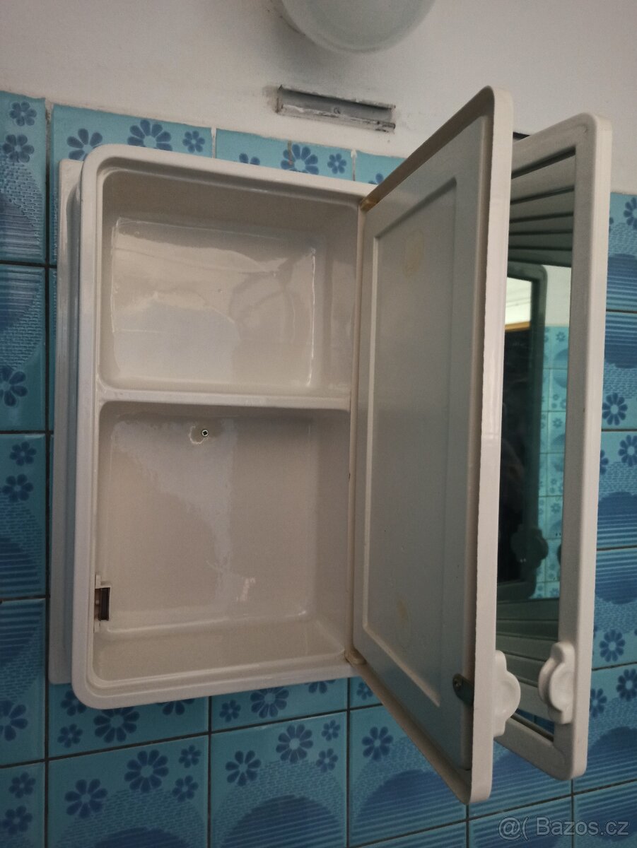 Skříňka do koupelny - 3