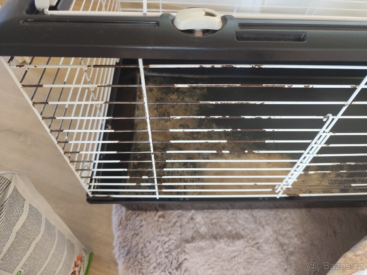 Klec s vybavením - 3