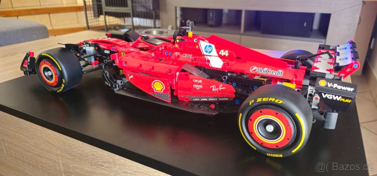 Stavebnice Ferrari SF-24 F1 (1361 dílků) - 3