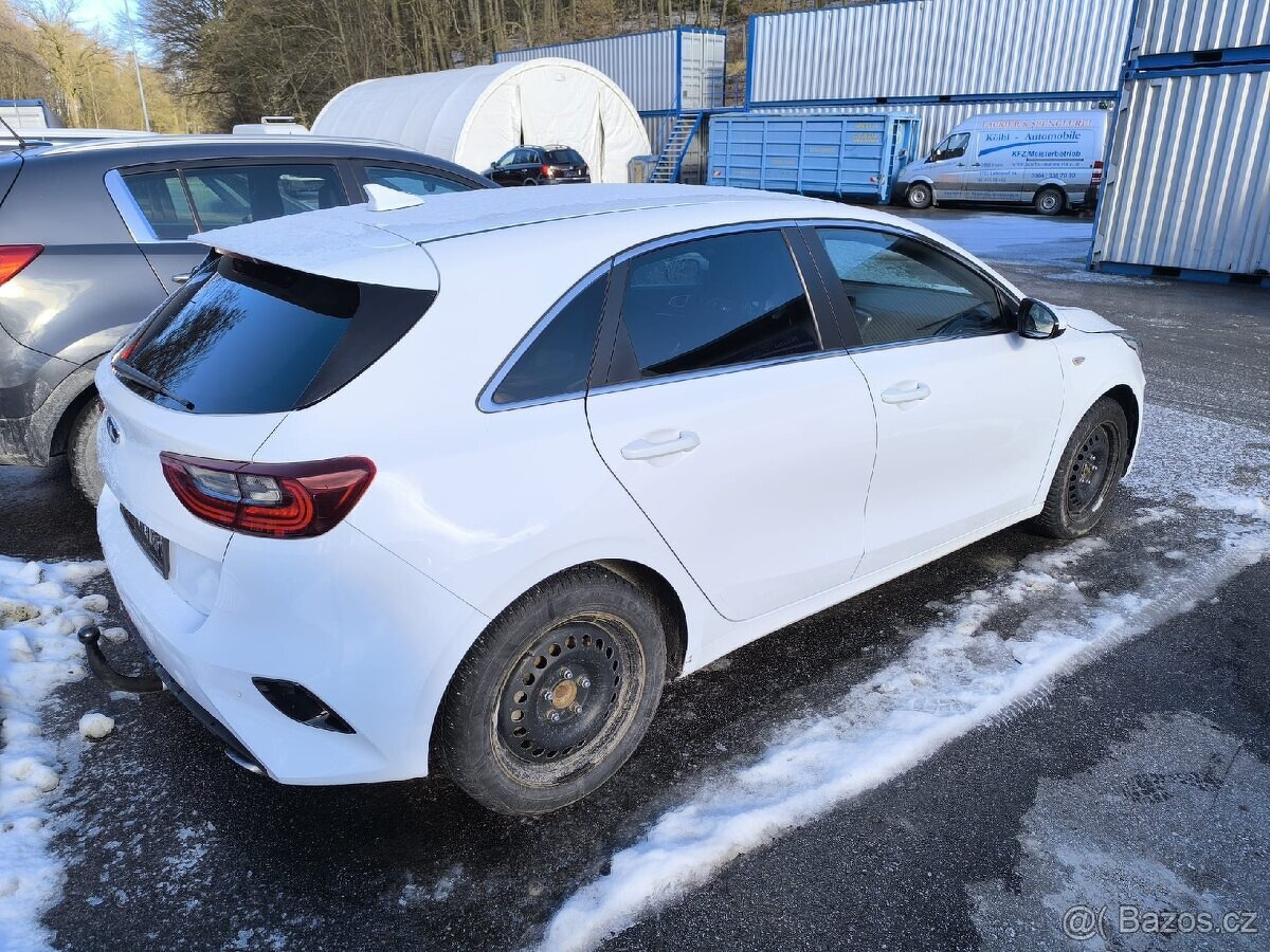 KIA CEE'D 1,6 CRDI 70 000 KM - 3