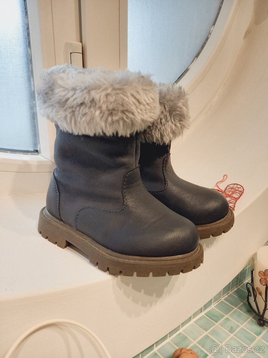 Nádherné kozačky s kožíškem Carter's, vel. 22 - 3