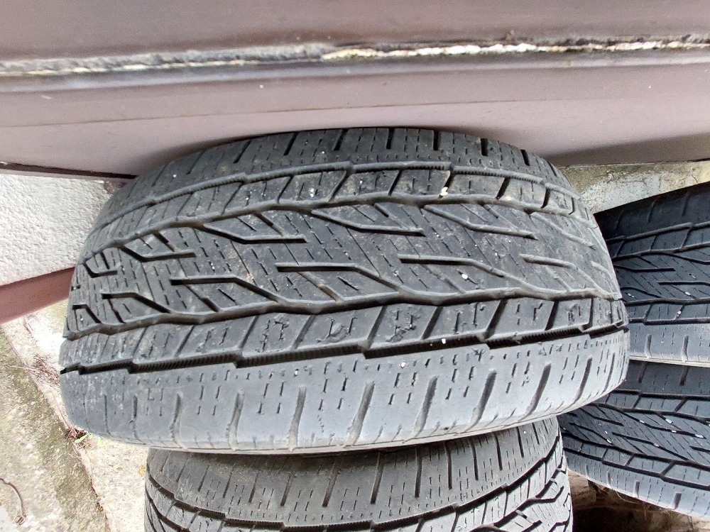 Continental 235/65 R17 - 3