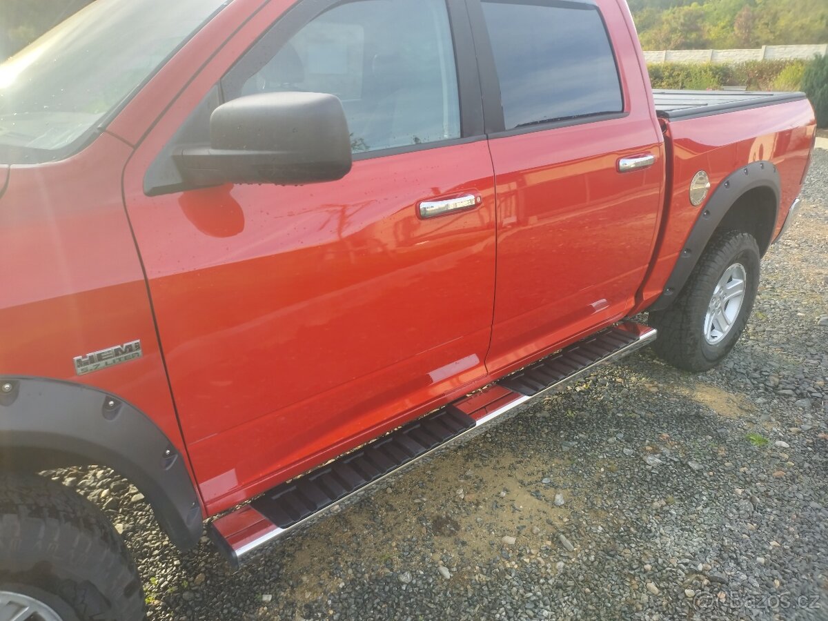 Dodge Ram 1500 - 3