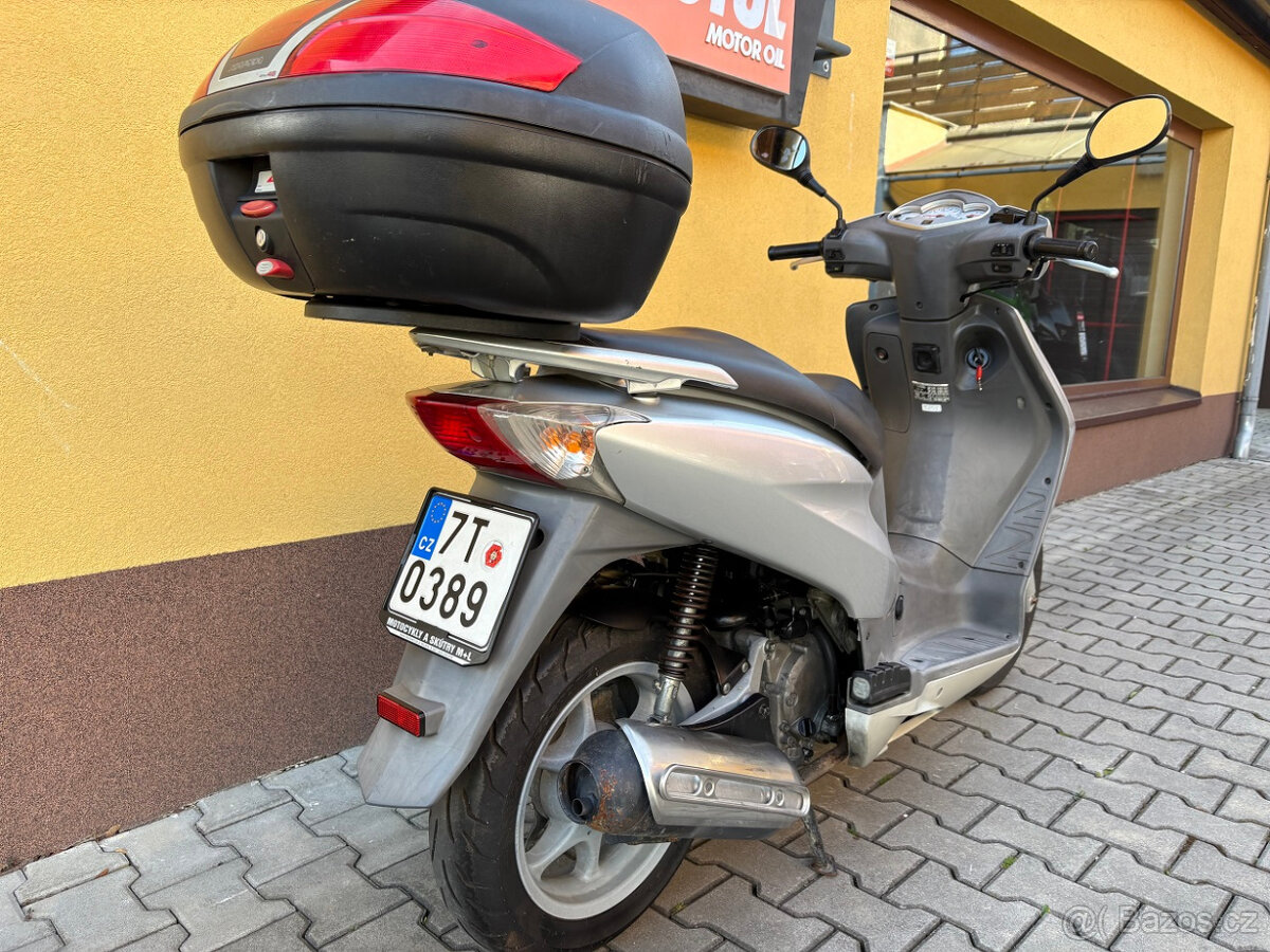 Honda Dylan 150 - 3