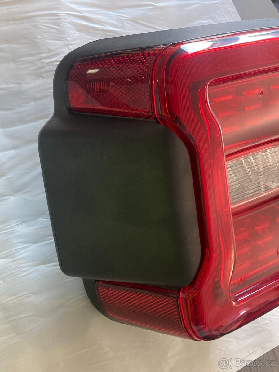 Zadní LED světlo levé Jeep Wrangler 68376497AA - 3