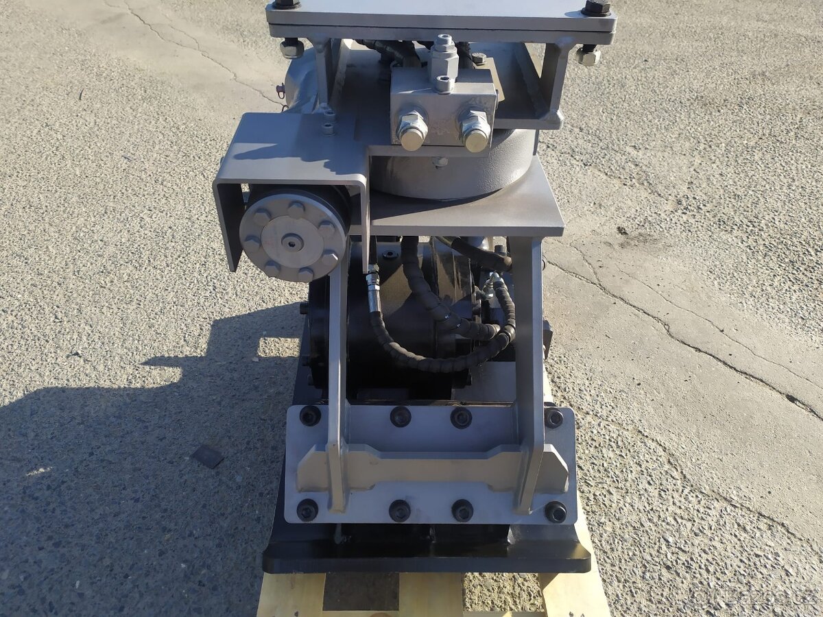 Hydraulická vibrační deska s otočí Hardy Premium HD04 5-9t - 3