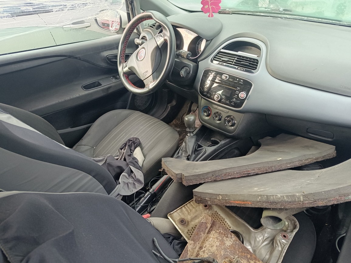 ND z Fiat Punto 1368.cm3 57.kw benzín r.v.2011 (K22) - 3