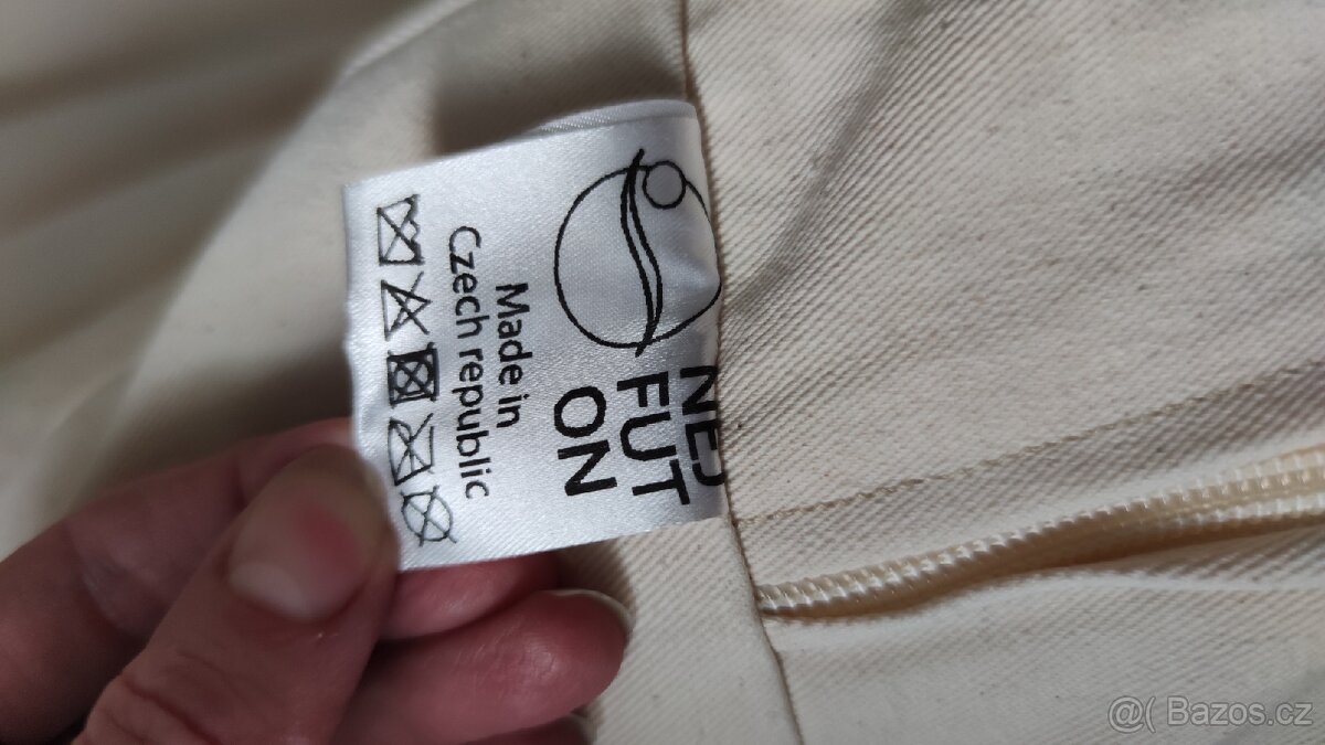 Dřevěná postel z Ikea a přírodní futon z Nejfuton - 3