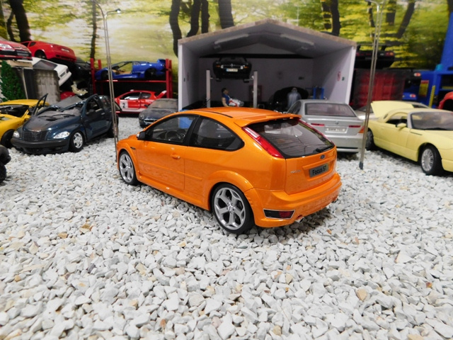 model auta Ford Focus ST Mk2 / Focus RS mk3 Otto mobile 1:18 - 3