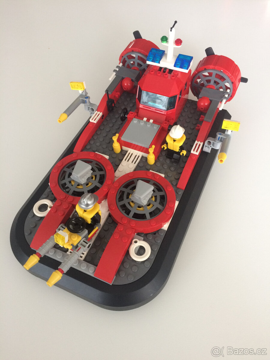 Lego City 7944 Hasičské vznášedlo - 3