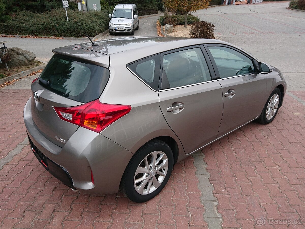 Toyota Auris 2.0 D-4D Active 12/2013 - 3