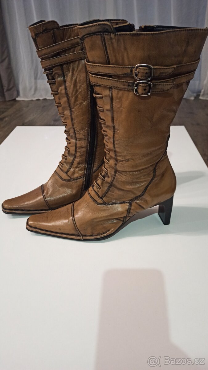 Hnědé kozačky - 3