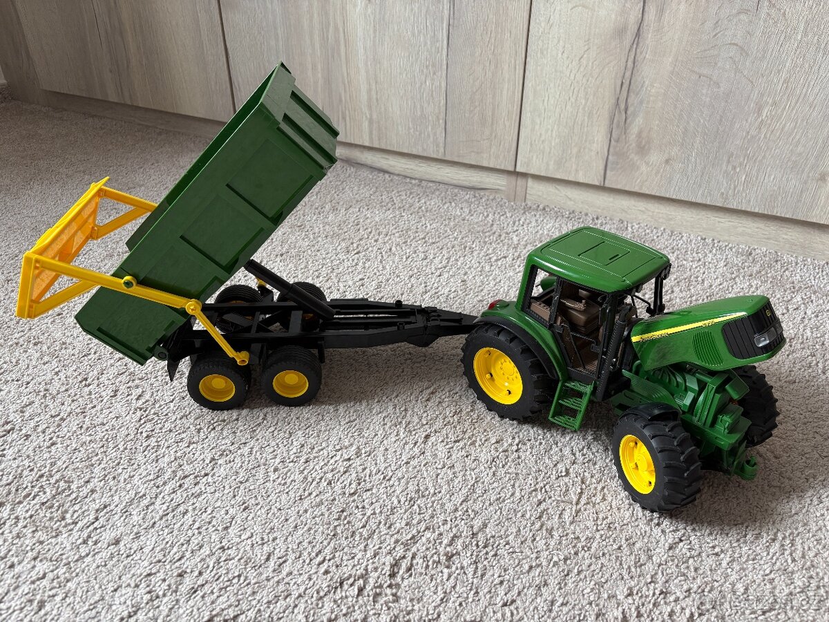 Traktor John Deere + sklápěcí vůz - 3