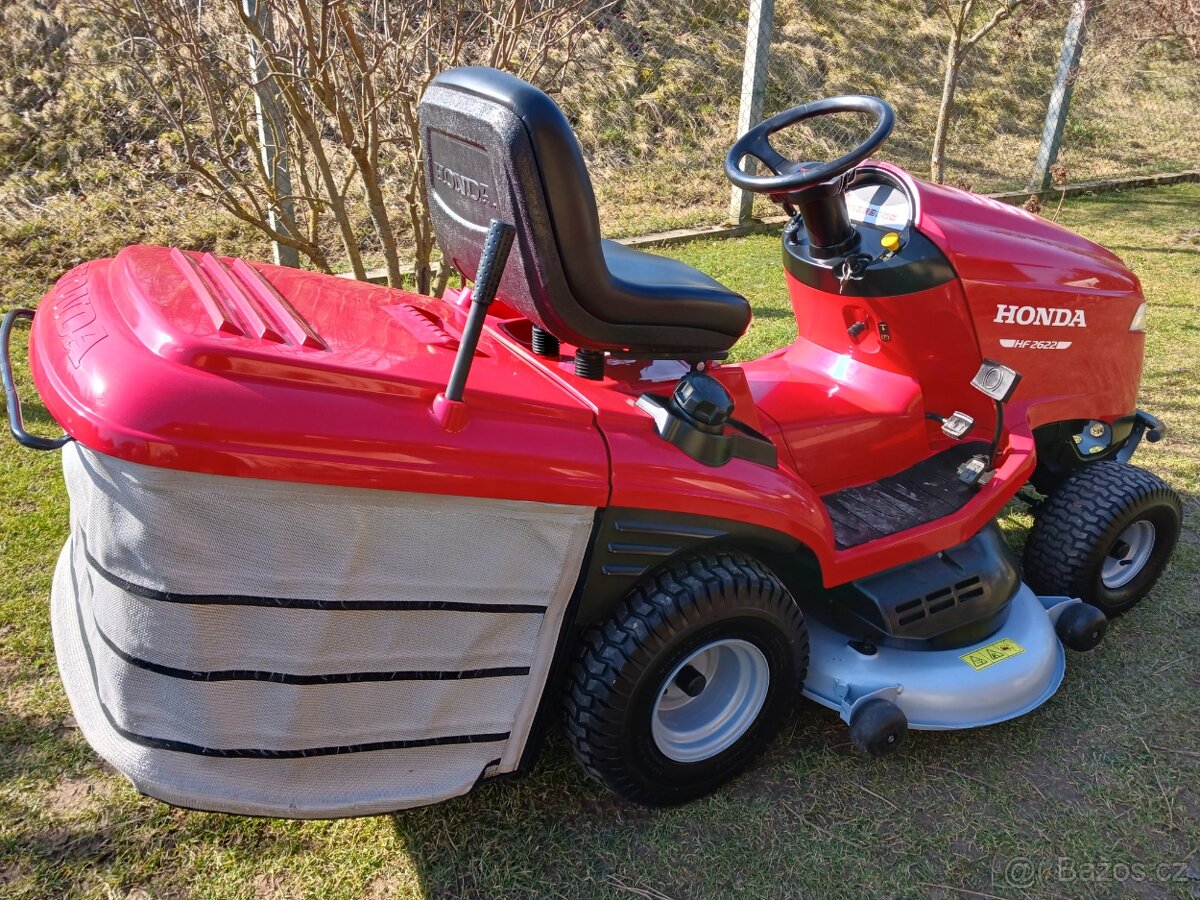 Zahradní traktor Honda 2622 - 3
