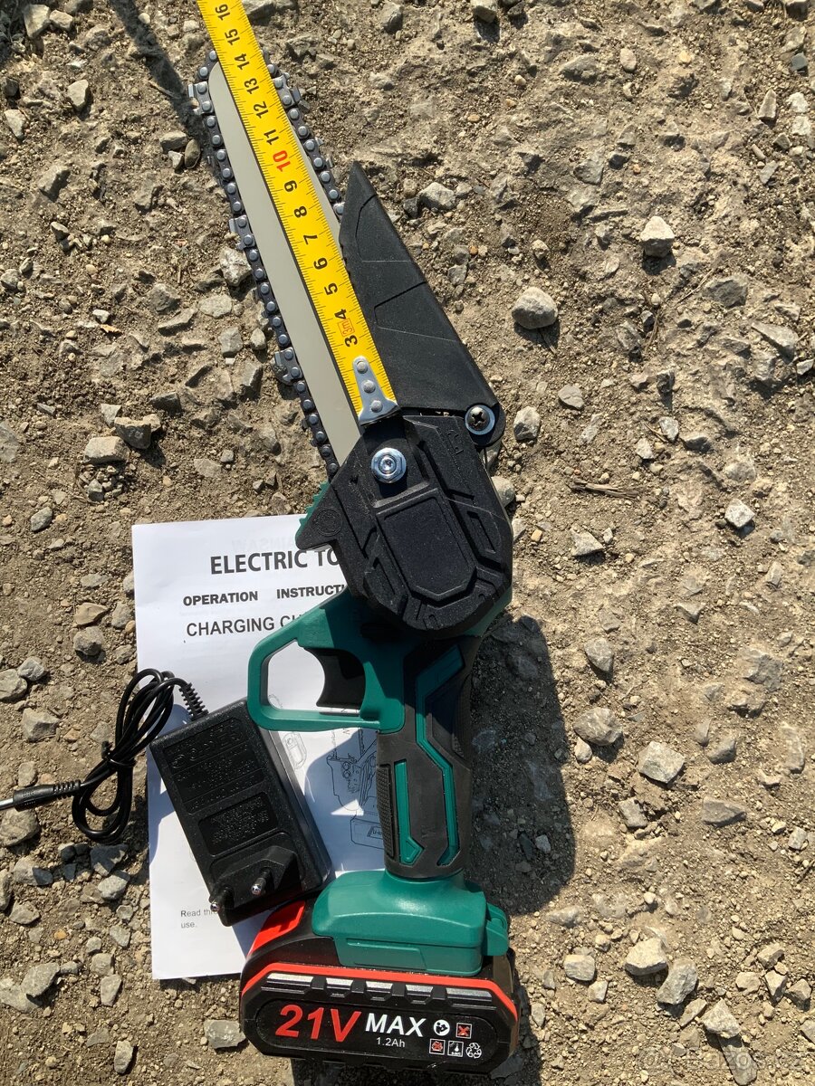 Akumulátorová řetězová pila - 3