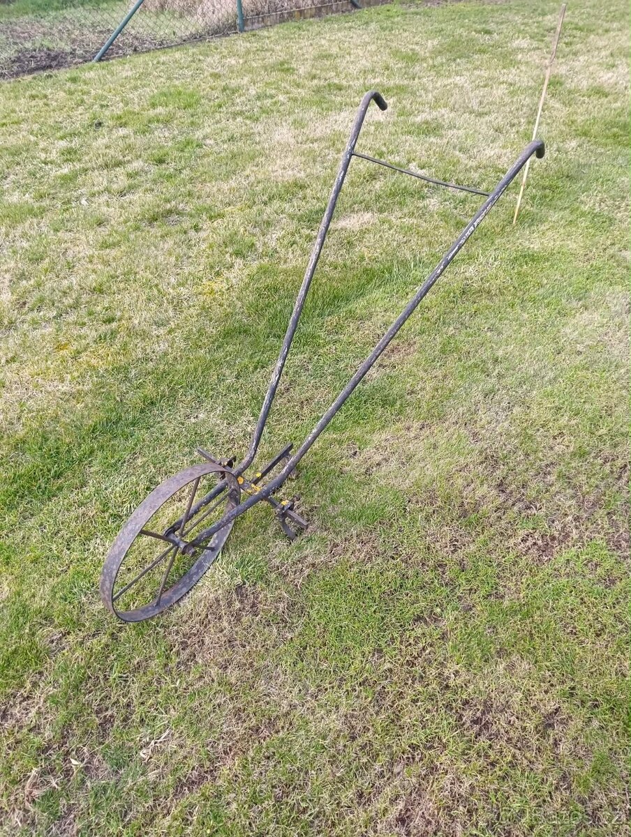 staré zemědělské nářadí - dekorace - 3
