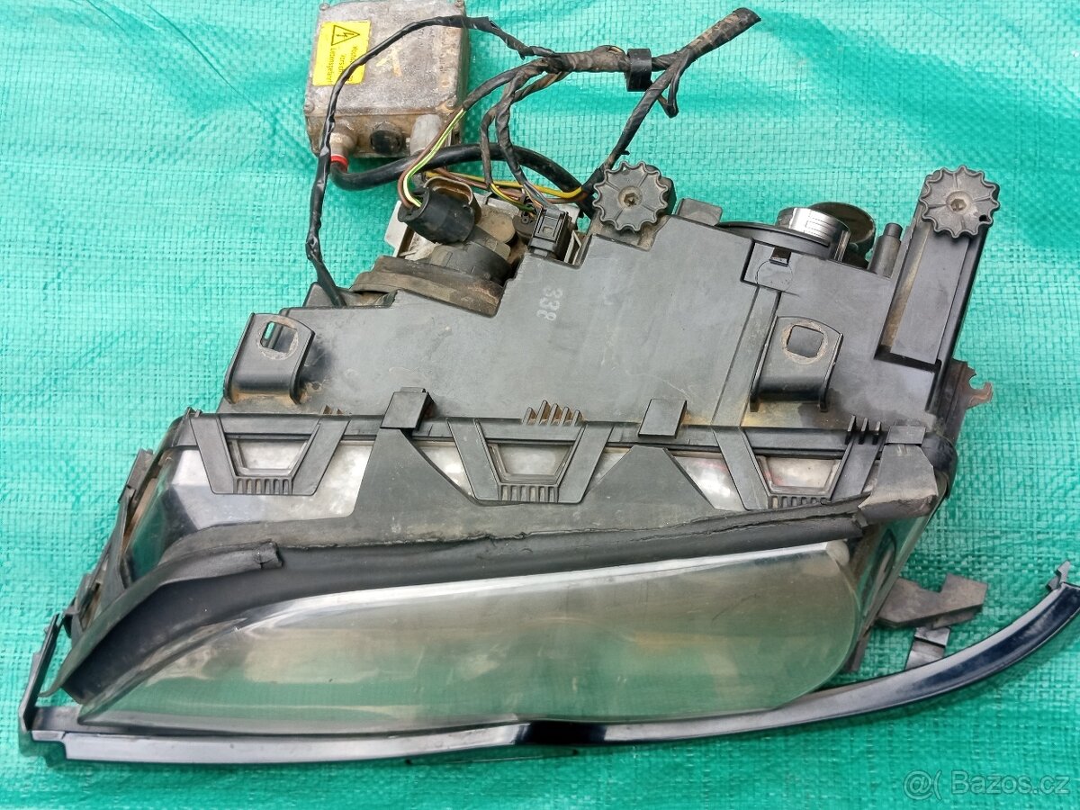 BMW E46 - přední xenonové světla. - 3