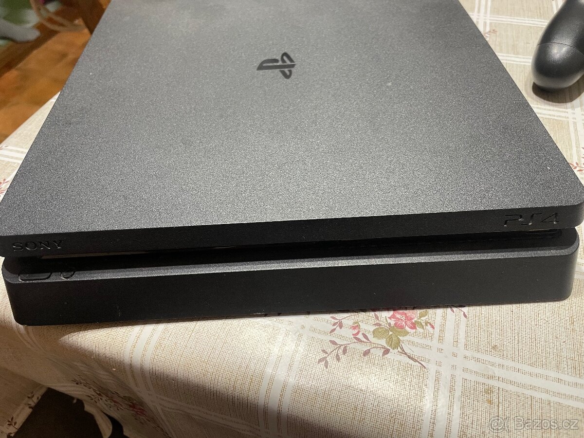 Ps 4 slim - 3
