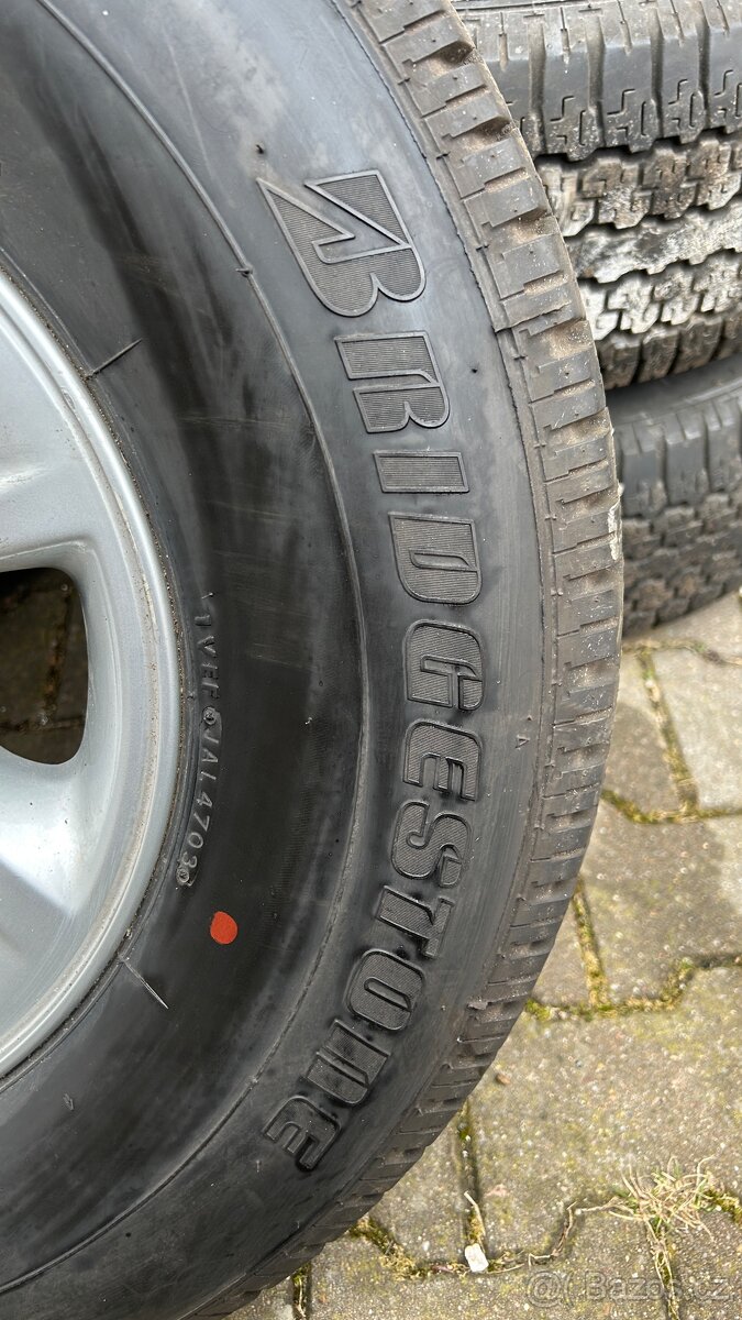 Mazda B2500 original kola 15" 5ks