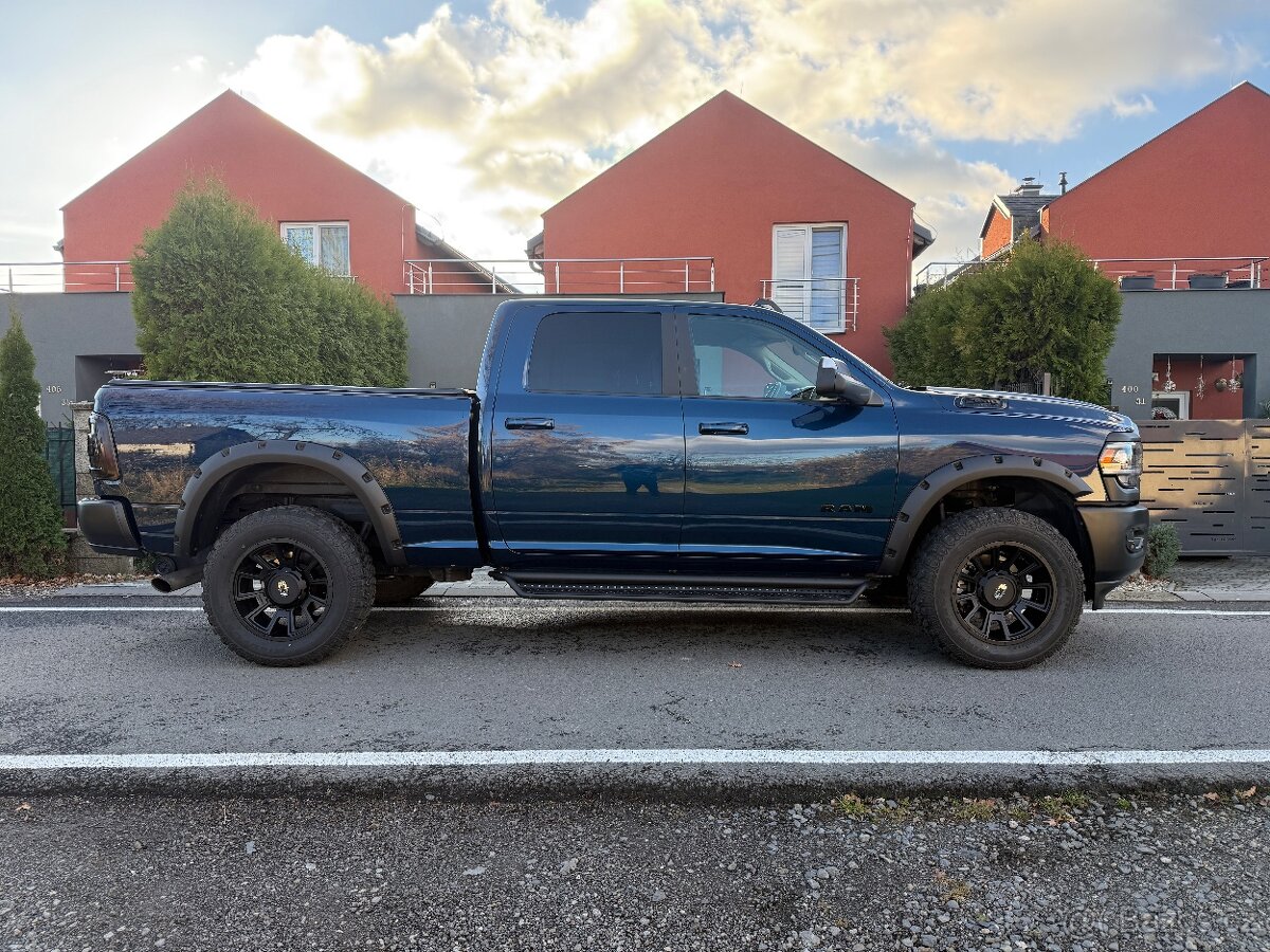 DODGE RAM 2500 CUMMINS DIESEL
