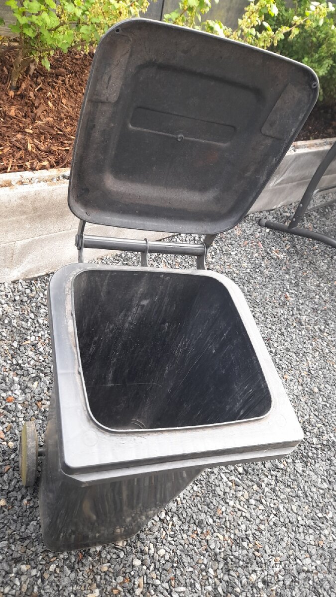 Prodám zachovalou popelnici - 3