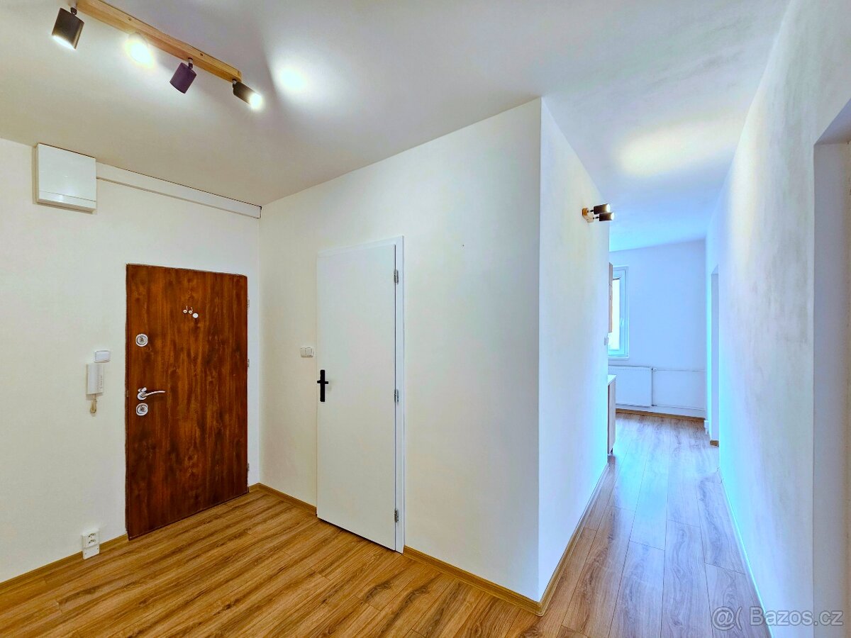 Podnájem bytu 2+1, ul. Na Borku, Jirkov - 3