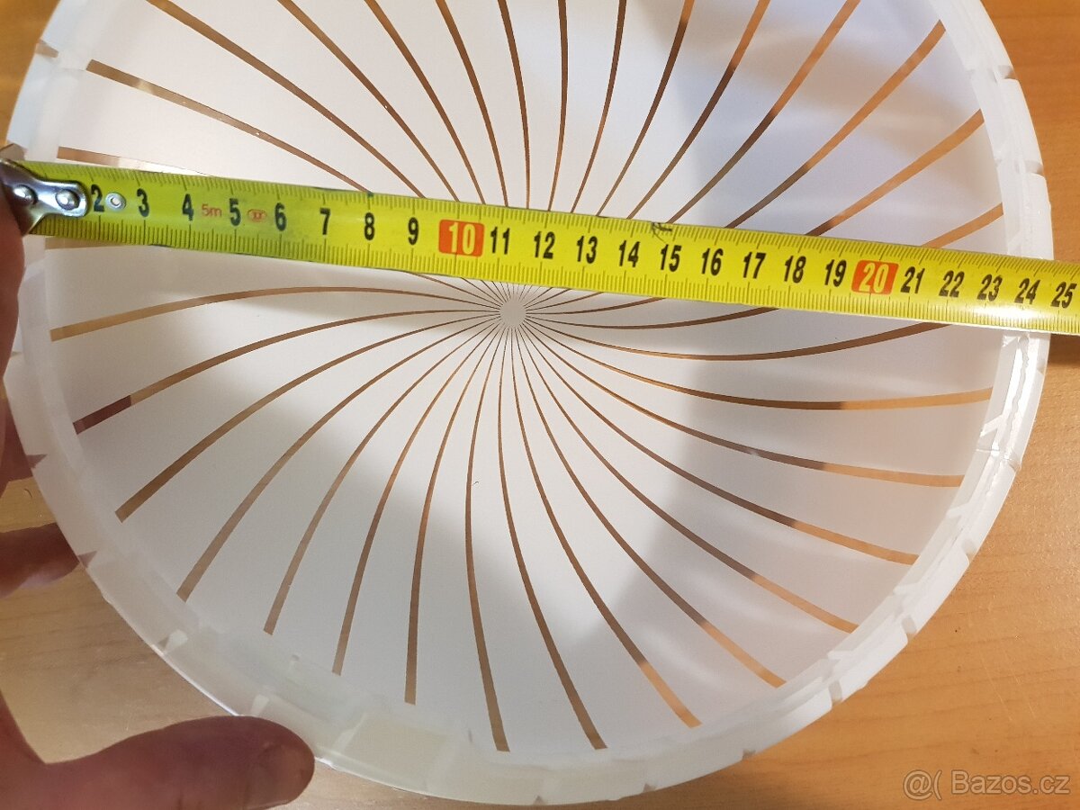 Plastové stínidlo - 3