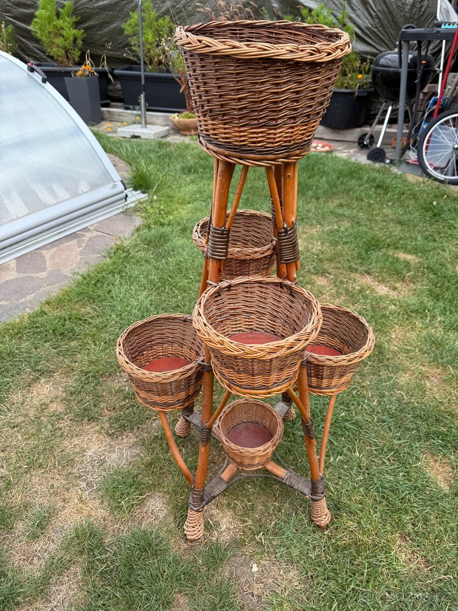 Ratanový stojan na kytky - 3