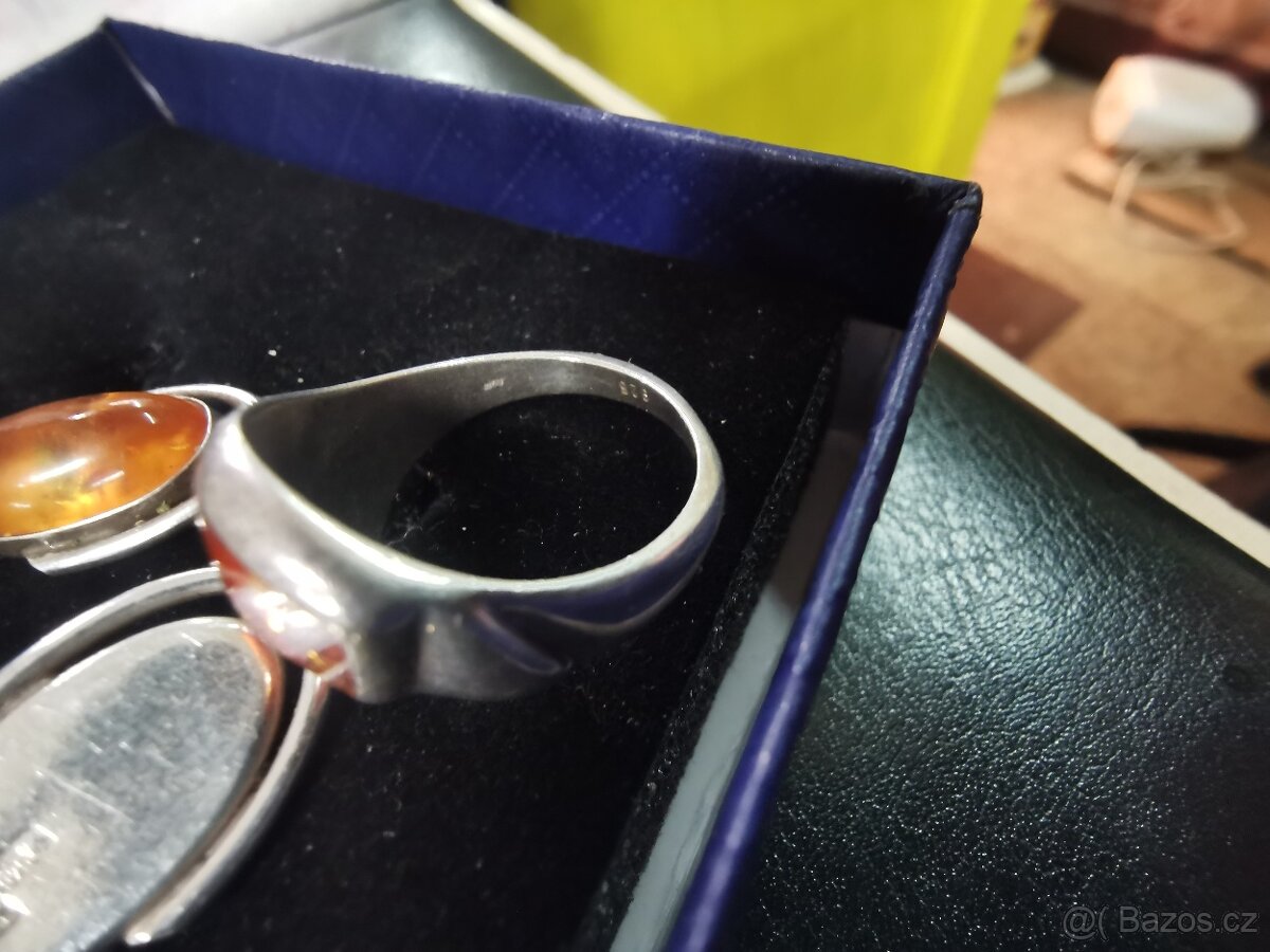 Stříbrný set s jantarem. - 3