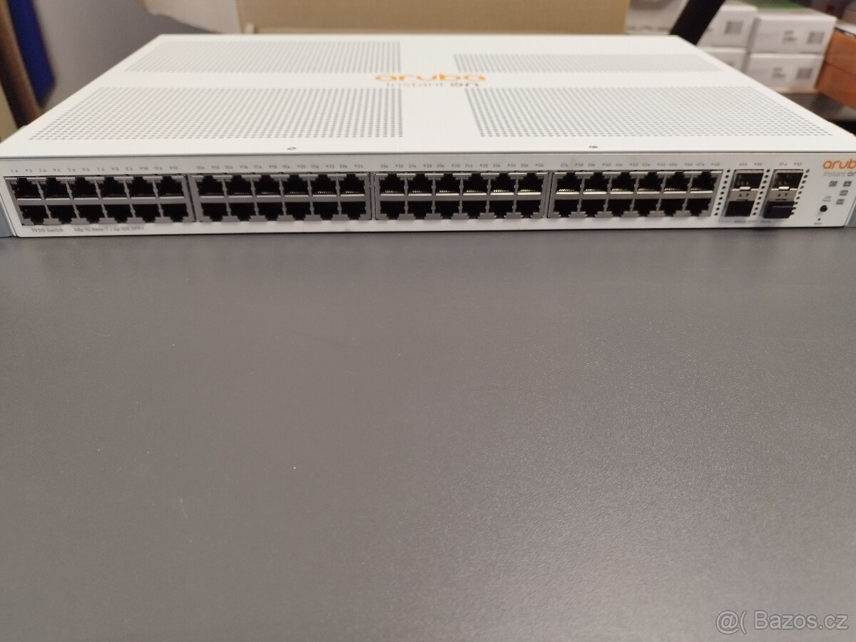 HPE Switch 48p Gigabit 4p SFP+ 1930 (JL685A) - 3