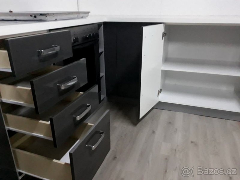 Elegantní šedá linka - 3