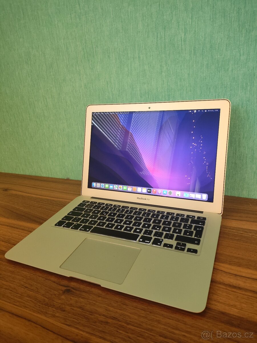 MacBook Air 2017 | i5 • 8GB • 256GB - 3